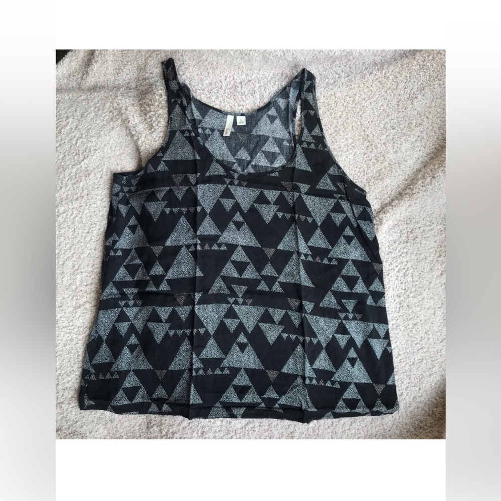 Frenchi Black and White Triangle Print Tank Top size Small